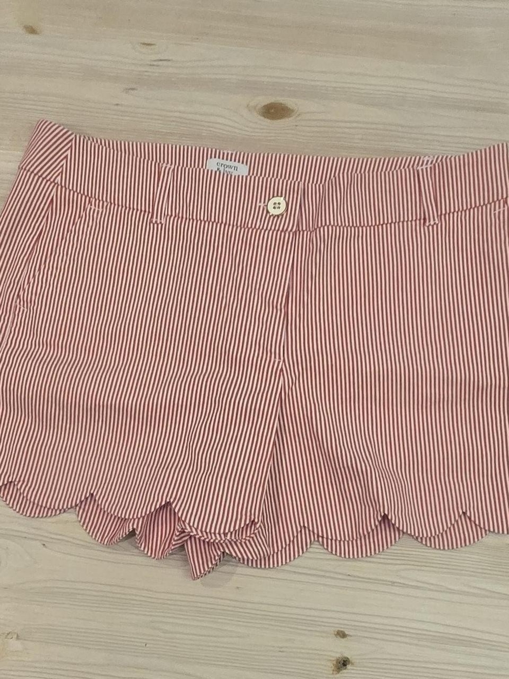 crown & ivy Pink and White Striped Scallop Hem High Waist Shorts